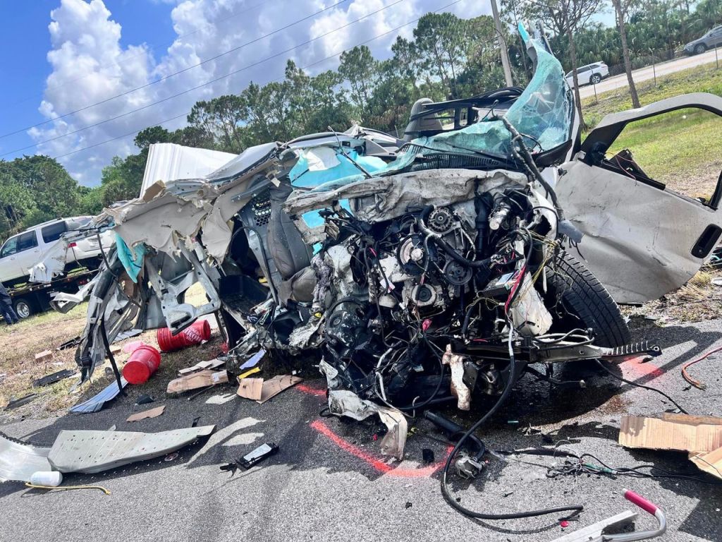 Wrong-way driver collides with semi-truck in Palm&nbsp;City
